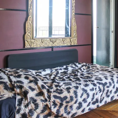 Spacious And Atypical Nest View Of Monuments Appartamento Parigi