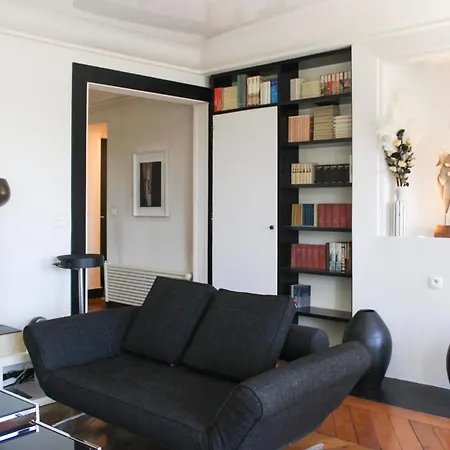 Spacious And Atypical Nest View Of Monuments Apartment