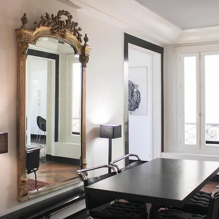 Spacious And Atypical Nest View Of Monuments Apartment *